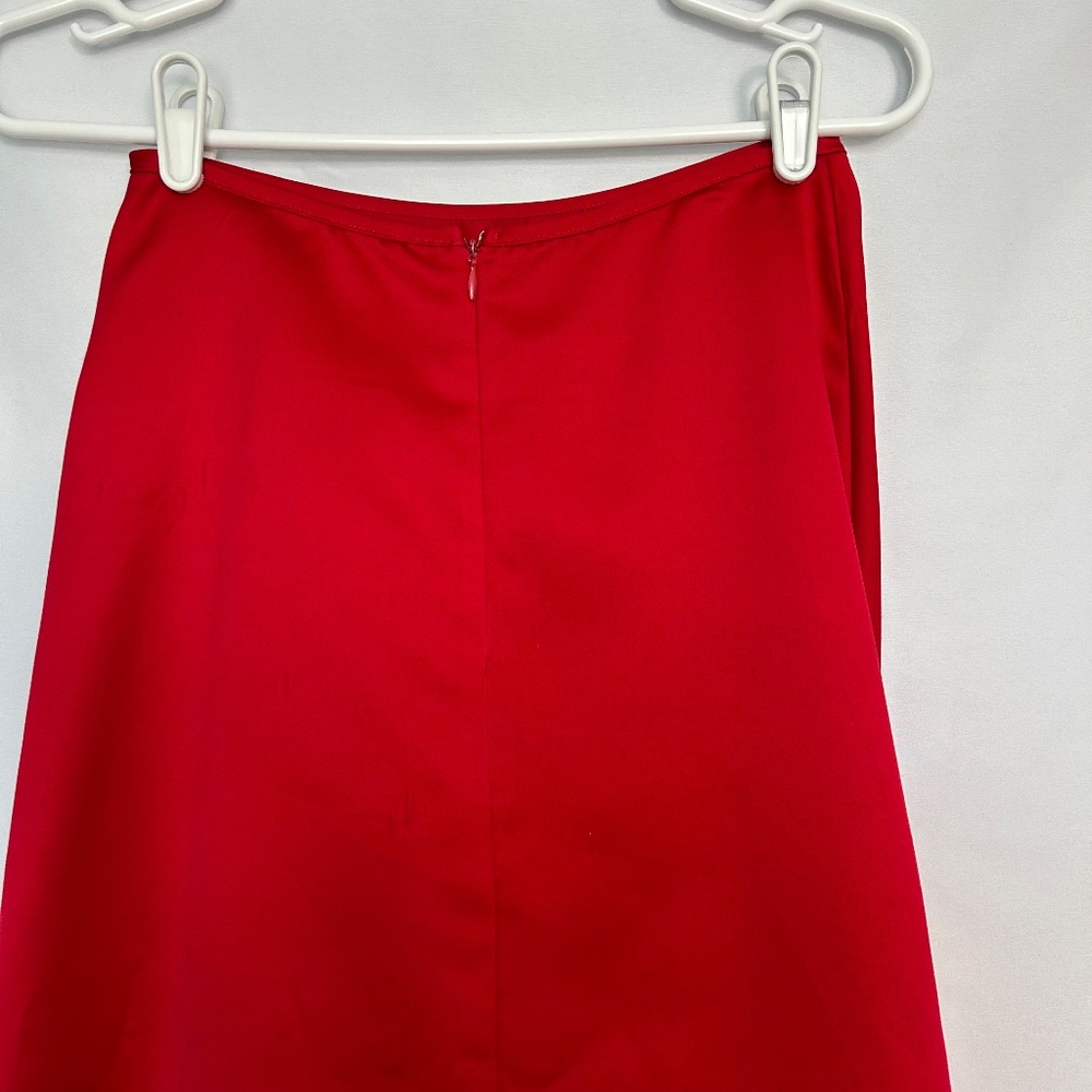 Zum Zum by Niki Livas Red Two-Piece Formal Gown - Picture 7 of 16